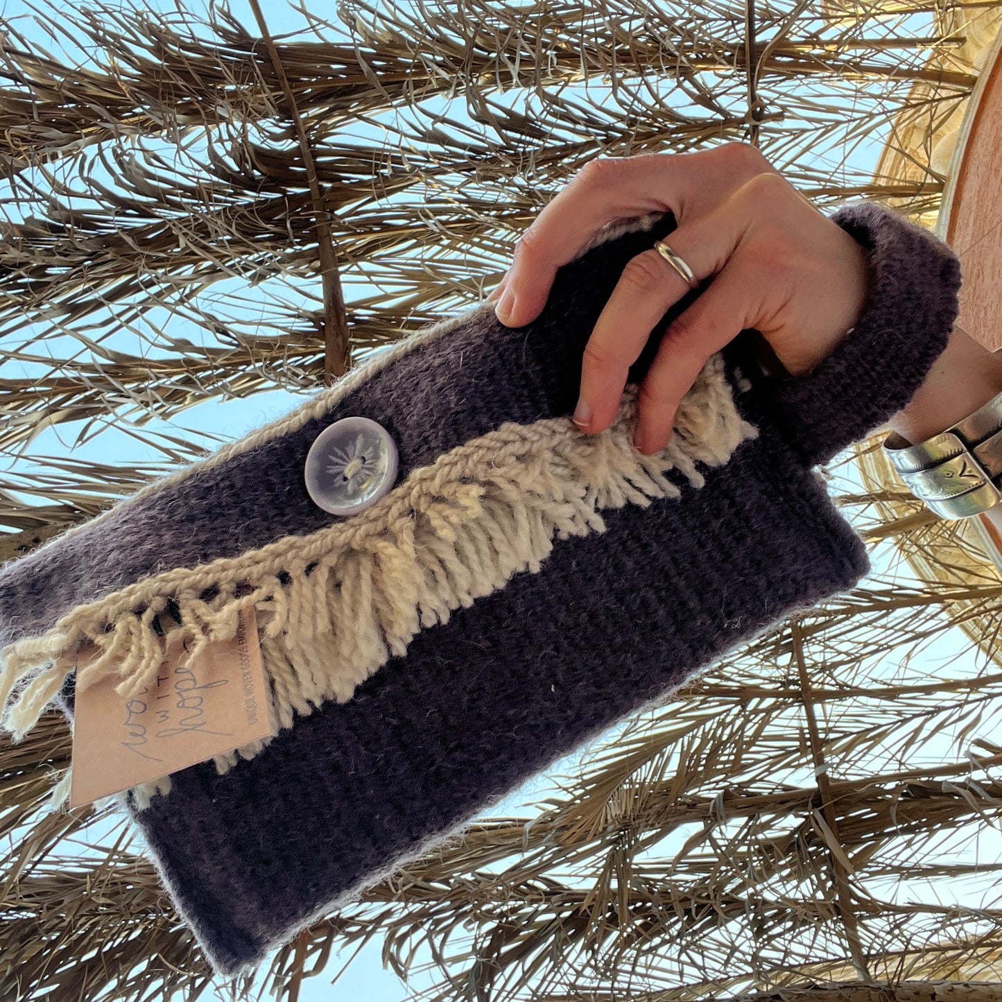 Clutch with Handle